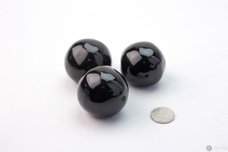 Декоративные керамические камни-шары черные 14 шт по цене 3 800 руб.